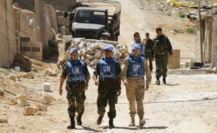Six soldats syriens ont été blessés mercredi par l'explosion d'une charge au passage du convoi d'observateurs de l'ONU, à l'entrée de la ville de Deraa, berceau de la contestation dans le sud de la Syrie, dans le sud de la Syrie, selon un photographe de l'AFP.