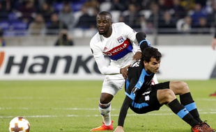 Ici en Ligue Europa contre l'Apollon Limassol, Tanguy Ndombele met à terre de nombreux adversaires depuis ses tonitruants débuts lyonnais, en septembre face au PSG.