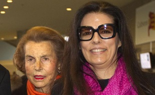 Liliane Bettencourt et sa fille, Françoise Bettencourt-Meyers, le 3 mars 2011, à Paris.