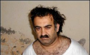 Le président George W. Bush a annoncé mercredi que le cerveau présumé des attentats du 11-Septembre, Khaled Cheikh Mohammed, et 13 autres membres importants d'Al-Qaïda, détenus au secret depuis des années, avaient été transférés à Guantanamo pour être jugés.