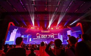 Le 10 novembre, à minuit, les Chinois se sont précipités sur leur téléphone ou leur ordinateur afin de profiter des rabais offerts à l'occasion du