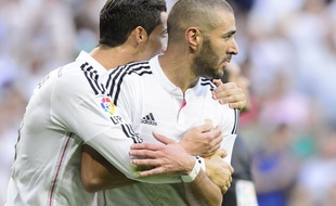 Cristiano Ronaldo and Karim Benzema celebrates a goal during the Spanish league "Clasico" football match Real Madrid CF vs FC Barcelona at the Santiago Bernabeu stadium in Madrid on October 25, 2014. PHOTOCALL3000 / DP/PHOTOCALL3000_120810/Credit:DP/Photocall3000/SIPA/1410261217