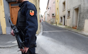 Un policier après l'attentat déjoué à Montpellier, le 10 février 2017