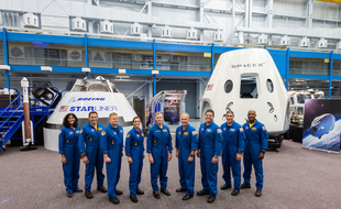 Ces neuf astronautes de la Nasa testeront les capsules privées de SpaceX et Boeing en 2019.