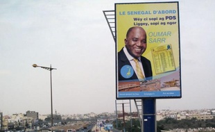 Les Sénégalais votaient dimanche pour renouveler les 150 députés de leur Assemblée nationale, des élections à un tour organisées trois mois après une présidentielle très disputée remportée par Macky Sall face à Abdoulaye Wade.