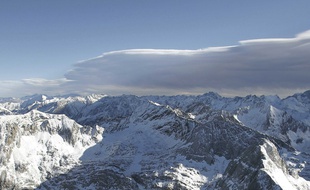 La chaîne des Pyrénées.