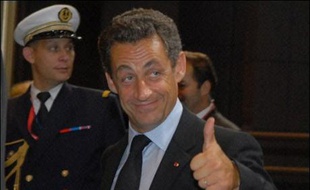 Grâce à l'accord arraché samedi à l'aube, l'UE espère sortir enfin de sa crise institutionnelle à la mi-2009, sur la base d'un traité reprenant l'essentiel de la Constitution, mais les marchandages ayant permis le compromis laissent un goût amer aux plus pro-Européens.