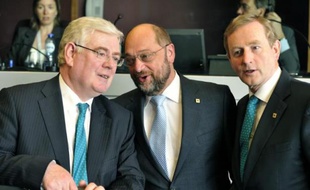 Les dirigeants de l'UE ont donné jeudi satisfaction aux revendications du Parlement européen pour enlever un accord politique sur le budget 2014-2020, quelques heures avant l'ouverture d'un sommet consacré à l'emploi des jeunes.