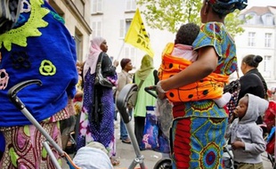 Rassemblement des mal logés hier devant le tribunal administratif de Paris.