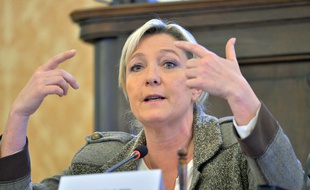 Marine Le Pen à Prague le 6 mai 2015.