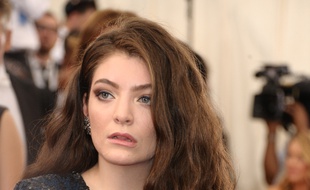La chanteuse Lorde au Met Gala