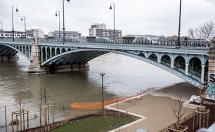 Un homme âgé de 18 ans a été interpellé vendredi à Asnières-sur-Seine (Hauts-de-Seine) après la découverte du corps dénudé d'une jeune femme lundi dans une rue de Pontault-Combault (Seine-et-Marne).