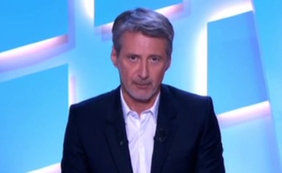 Antoine de Caunes a rendu hommage à Alain de Greef