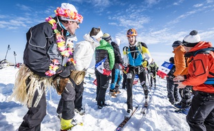 Les coureurs sont galvanisés par le public au Grand-Mont.