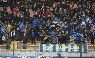 Les supporters du FC Chambly pendant un match de Coupe de France contre Monaco à Beauvais, le 1er février 2017.
