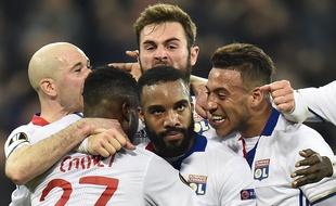La fameuse célébration d'Alexandre Lacazette après son but décisif en 8e de finale aller contre l'AS-Roma (4-2).