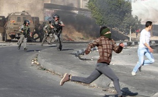 L'armée israélienne a annoncé jeudi l'arrestation de 55 militants palestiniens en Cisjordanie pour "activités terroristes" quelques heures après l'entrée en vigueur d'un cessez-le-feu entre Israël et le Hamas à Gaza.