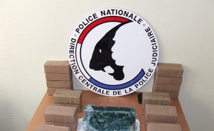 Photomontage de la police judiciaire montrant la drogue interceptée à Brest.
