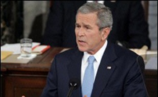 George W. Bush a lancé mardi au Congrès un vibrant appel à l'unité sur l'Irak dans son discours annuel sur l'état de l'Union, sans rien céder cependant sur une stratégie en rupture avec les attentes des Américains et de la nouvelle majorité démocrate.