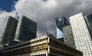 Des immeubles à la Défense le 1er avril 2015 à Paris