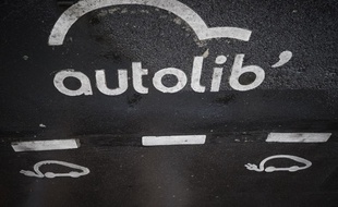 Un emplacement Autolib' à Paris (image d'illustration).