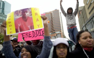 Marche en hommage à Freddie Gray dans les rues de Baltimore (Maryland), le 25 avril 2015