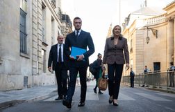 Le RN largement favori du premier tour des présidentielles, selon un sondag…