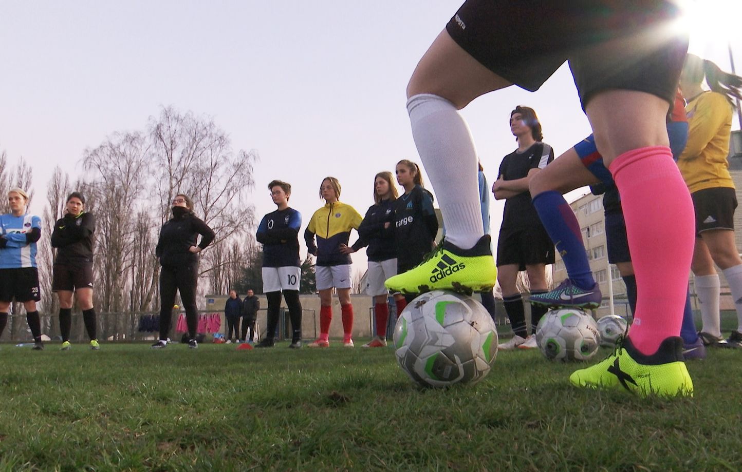 Les filles de l'OMCA, un club de Cambrai, à l'entraînement.