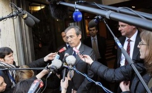 L'IUMM a contre-attaqué lundi face au Medef, acceptant le "réexamen" des conditions du départ de Denis Gautier-Sauvagnac et une nouvelle direction générale, pour mieux revendiquer toute sa place au sein du patronat français.