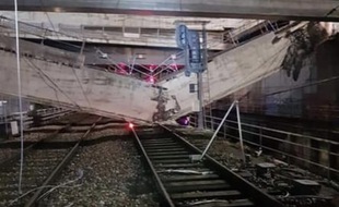 Une poutre s'est effondrée sur les rails du RER C