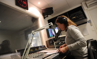 Un studio de radio. Illustration.