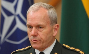 Le général Knud Bartels, président du Comité militaire de l'OTAN, a déclaré jeudi à Tallinn qu'il n'y aurait pas d'intervention militaire de l'Otan en Syrie, pas plus qu'en Iran, tant que toutes les solutions politiques n'auraient pas été épuisées.