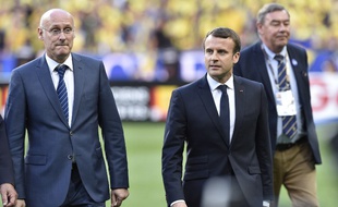 Bernard Laporte et Emmanuel Macron, le 4 juin 2017 au Stade de France pour la finale du Top 14.
