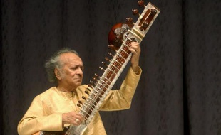 Le maître indien du sitar, Ravi Shankar, qui a influencé de nombreux artistes occidentaux dont Les Beatles et les Rolling Stones, est décédé à l'âge de 92 ans, a-t-on appris mercredi de source officielle.
