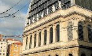 L'Opéra de Lyon joue Le Messie.
