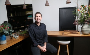 Alexandre Mazzia, chef deux étoiles de son propre restaurant AM à Marseille.