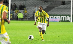 Lionel Carole était titulaire en défense en 2009. Il est actuellement prêté par Benfica à Sedan en Ligue 2.