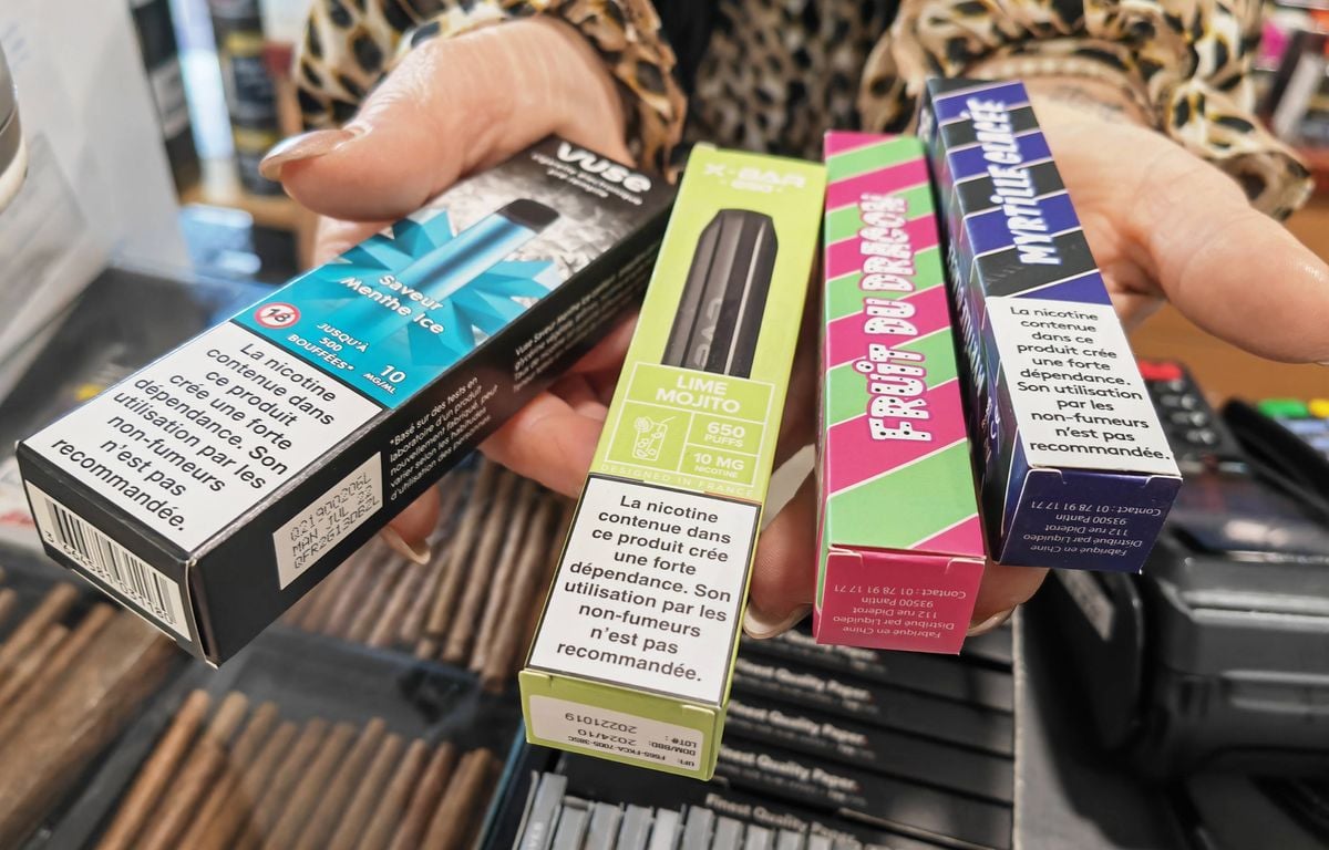 Six mois après leur interdiction, les puffs restent largement en vente