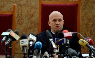 Le juge Dariusz Mazur écoute les avocats de Roman Polanski, le 30 octobre 2015 au tribunal de Cracovie