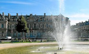 La préfecture, aussi, ouvre ses portes.