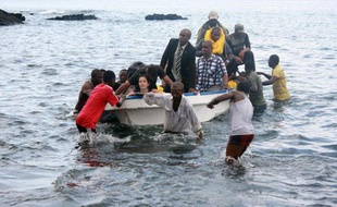 Un avion de la compagnie comorienne Inter Ile avec 29 personnes à bord a eu un accident lundi aux Comores, a annoncé la préfecture de Mayotte, l'île française voisine, mais sans faire de victime selon les autorités comoriennes.