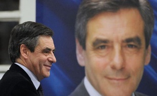 François Fillon domine largement Jean-François Copé chez les sympathisants UMP à deux jours du scrutin pour la présidence de l'UMP, 67% d'entre eux souhaitant voir l'ancien Premier ministre diriger le parti contre 32% pour son adversaire, selon un sondage BVA pour I-Télé diffusé vendredi.