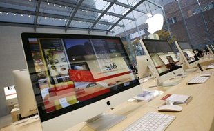 Un iMac 27 pouces dans un Apple Store.