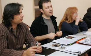 Patrick Pappola (centre), du collectif pour intégrer La Ciotat au parc naturel des calanques.
.