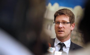 Un accord de principe est intervenu mardi au niveau européen pour obliger les entreprises travaillant dans le secteur des industries extractives à rendre publiques les sommes qu'elles paient aux gouvernements des pays où elles sont présentes, a annoncé sur Twitter la présidence irlandaise de l'UE.