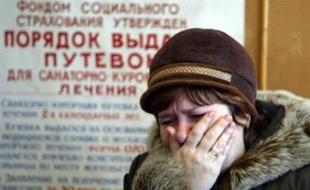 Les recherches de survivants se poursuivaient lundi à la mine Zasiadko (est de l'Ukraine), théâtre d'une des pires catastrophes houillères du pays dimanche avec au moins 80 morts, alors que le président Viktor Iouchtchenko est attendu sur place.