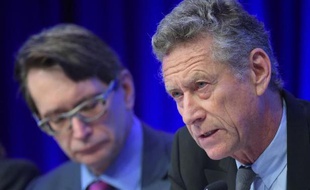 Le conseiller économique et directeur du département de recherches du Fonds monétaire international (FMI) Olivier Blanchard lors d'une conférence de presse sur les perspectives économiques mondiales, au siège du FMI à Washington le 8 avril 2014