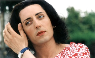 Nancy: Un homme, sosie non-officiel de Gad Elmaleh dans «Chouchou», jugé pour avoir braqué une banque déguisé en femme (Illustration)