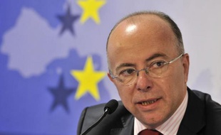 "C'est hallucinant", rétorque M. Cazeneuve. "Il n'y a pas eu de démarche commune avec l'Italie et l'Espagne. Je n'ai pas demandé d'application immédiate des accords. On suit les décisions prises au sommet européen et on travaille dessus", a-t-il déclaré, interrogé par l'AFP.