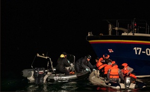 Dans la nuit du samedi 24 au dimanche 25 novembre 2018, les secours et la gendarmerie maritime français ont secouru 8 migrants en détresse au large de Calais.